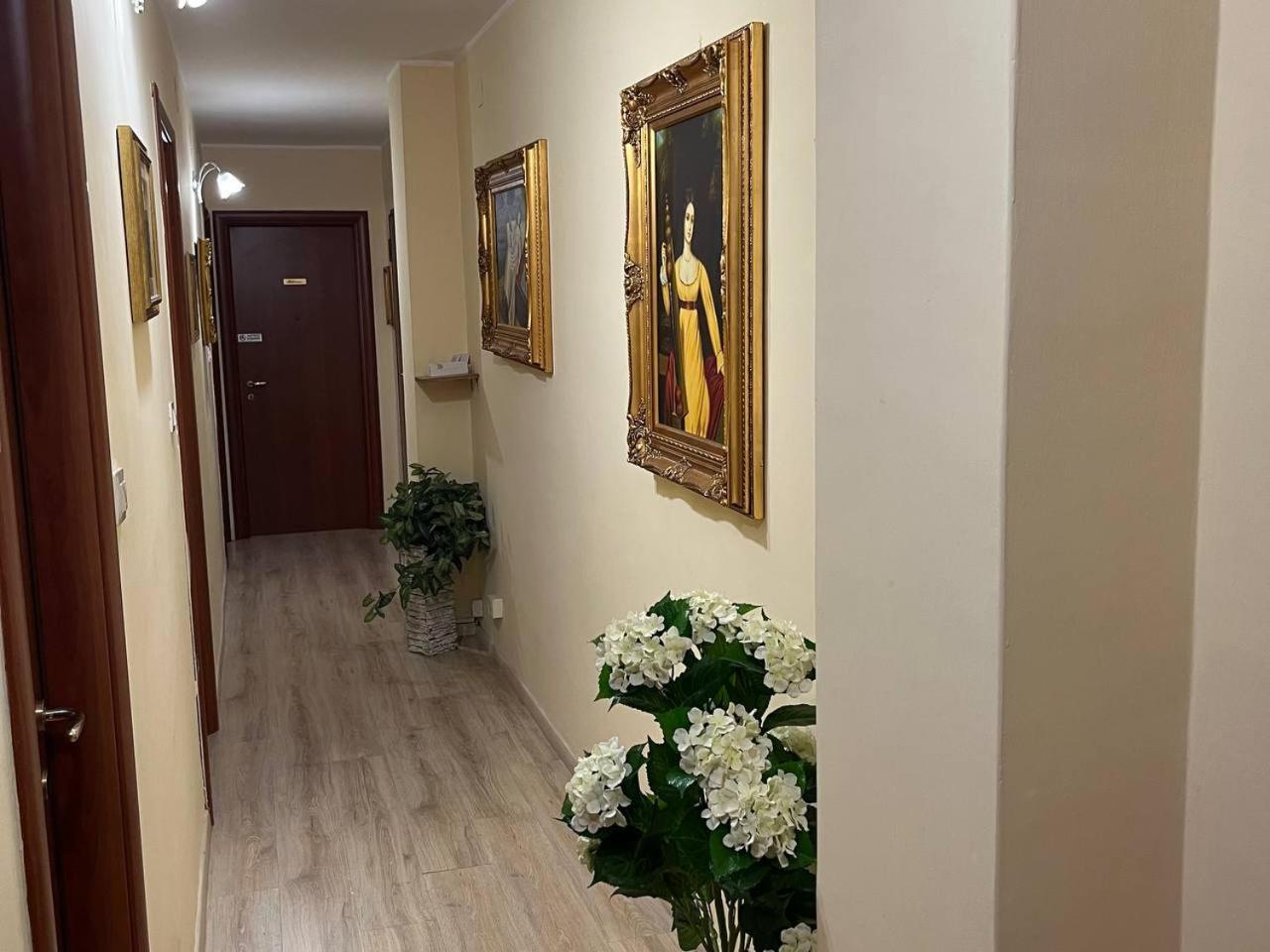 Il Petalo Di Cristallo クロトーネ エクステリア 写真